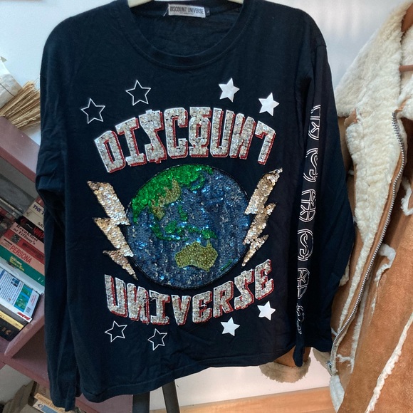 DISCOUNT UNIVERSE THE EMBELLISHED WORLD IS YOURS TEE - Picture 3 of 6